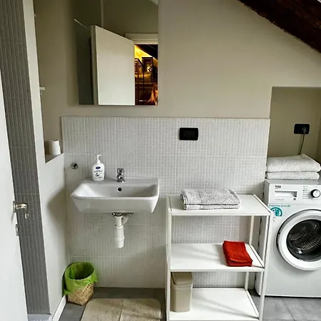 Piccola Mansardina Nel Cuore Di Apartamento Turín